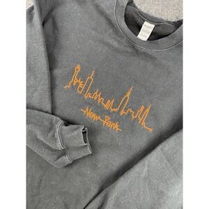 New York Skyline Embroidered Crewneck Sweatshirt Mens L Black NYC